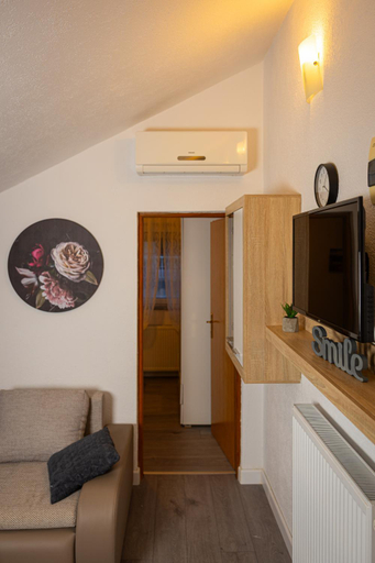 Others 4, Apartments Nevistic, Vinodolska