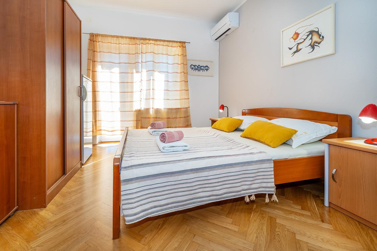 Bedroom 2, Double Rooms Jasna with Sea View, Baška