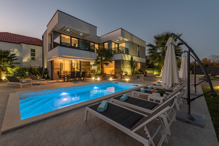 Exterior 5, Villa Nina, Nin