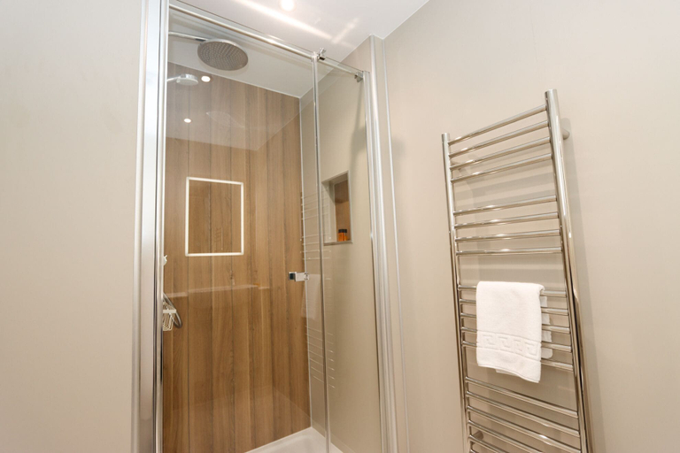 Bathroom 5, Nanhoron Arms Hotel, Gwynedd