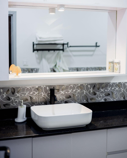 Bathroom 5, Villa Giporoso, Kicukiro