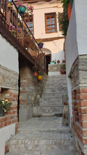 Others 2, Sirin Ev Pansiyon, Selçuk