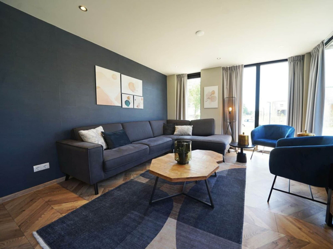 Others 5, Waterside Chalet Escape Near Kampen, Dronten