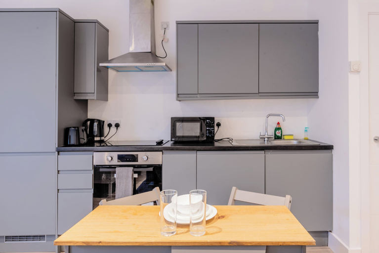 Private kitchen 3, Sleeps 2 - Wifi - Paid Parking - Central Studio, Kent