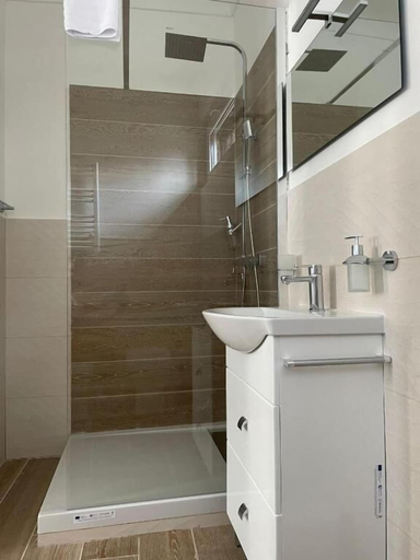 Bathroom 5, L'impronta, Gorizia