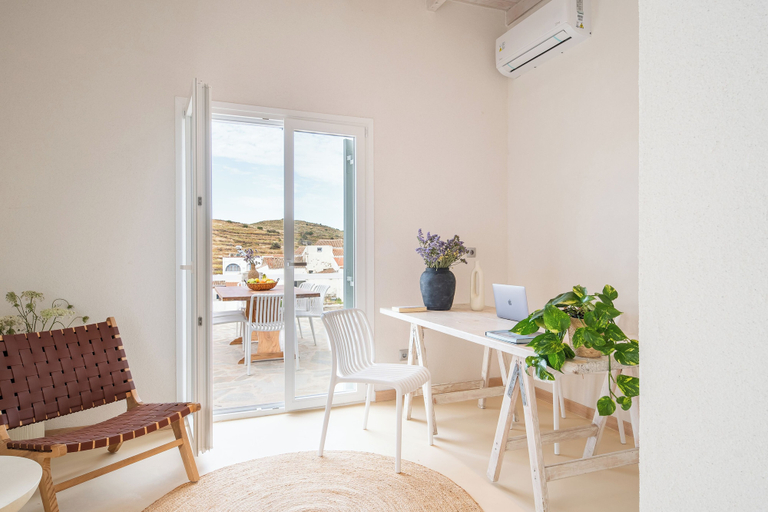 Dining, Drio Kythnos Suites, South Aegean