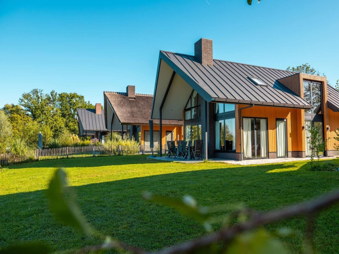 Others 2, Waterside Chalet Escape Near Kampen, Dronten