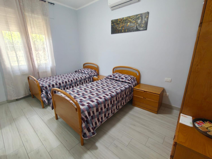 Bedroom 5, Affitta Camere Mattia Mottola, Rome
