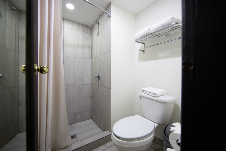 Bathroom 4, Inhouse Obregon, Cajeme