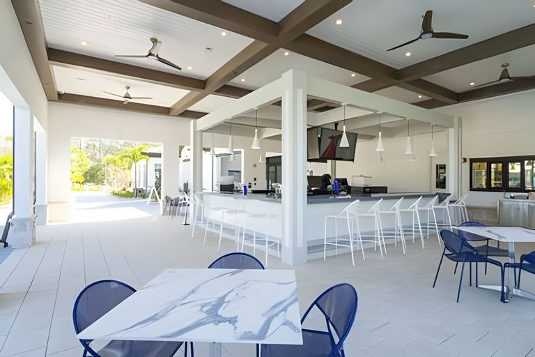 Outdoor dining 3, Storey Lake 5bd/4ba Private Pool Near Disney, Osceola