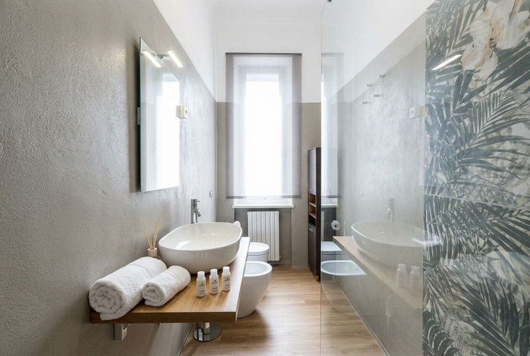 Bathroom 4, Apartment 7 pax - City Centre & Beach, Ancona