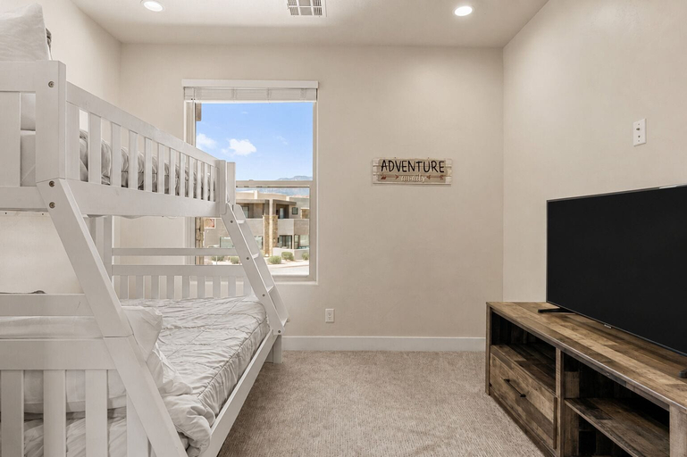 Room 3, Red Mountain Retreat 4 Bedroom Townhouse, Washington