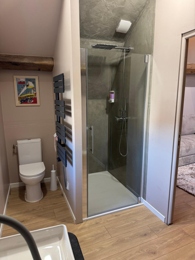 Bathroom 2, Belgica-Melay 52400, Haute-Marne