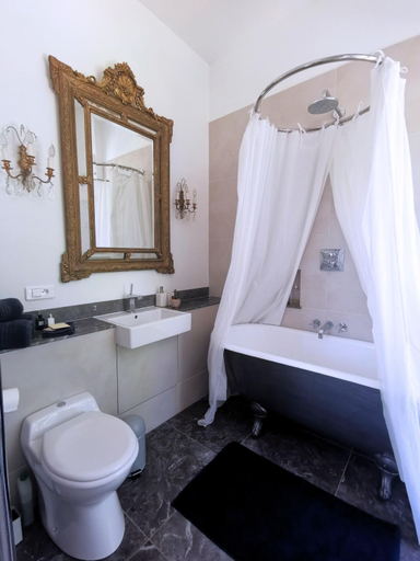 Bathroom 4, Chateau Mont Joly, Pyrénées-Atlantiques