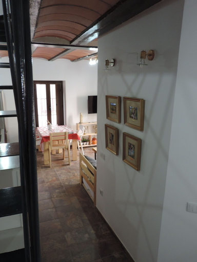 Hallway 4, Cuadrina Barbancho in Casar de Cáceres, Cáceres