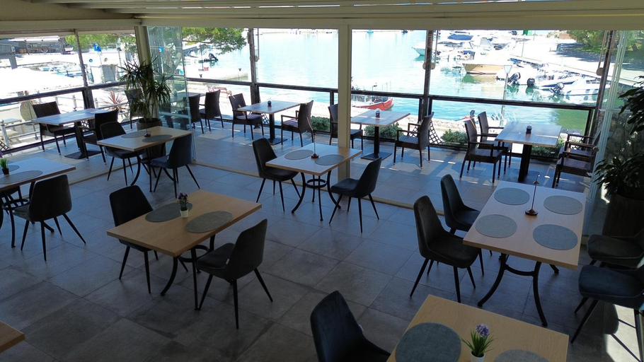 Food & Drinks, Villa Aria 1, Malinska-Dubašnica