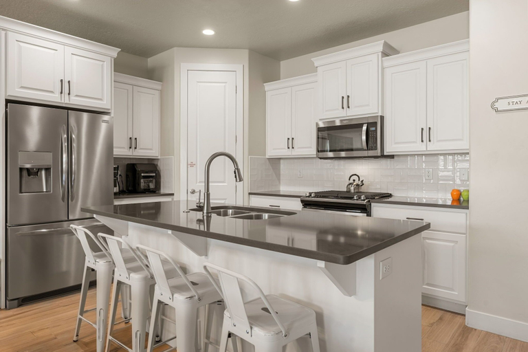 Private kitchen 4, Red Mountain Retreat 4 Bedroom Townhouse, Washington