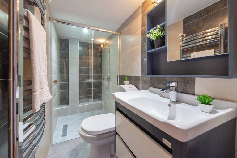 Bathroom 3, Appartements Radieux a Hydra, El Achour