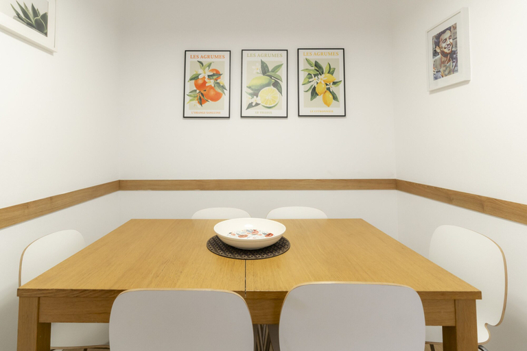 Room 3, CN1 in Lisboa Ciudad, Lisbon