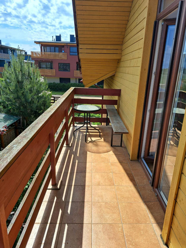 Others 4, Sveciu namai Erna, Palangos