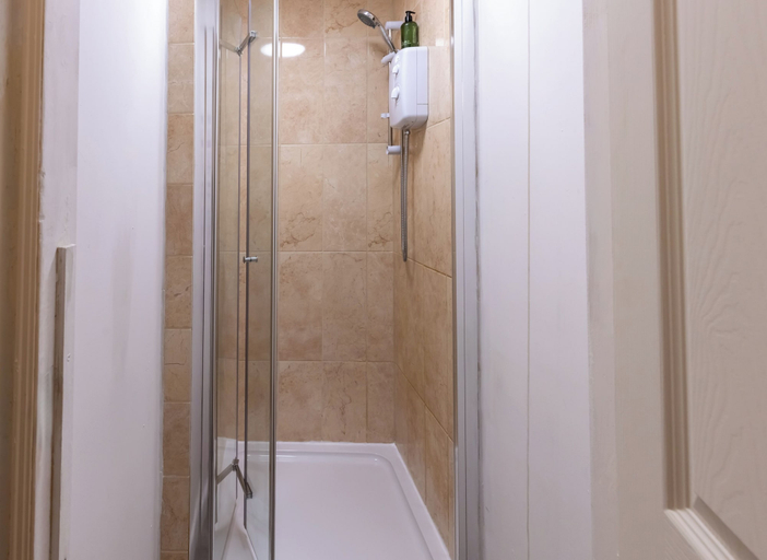 Bathroom 5, Glastonbury- Tor View- Accommodation, Somerset