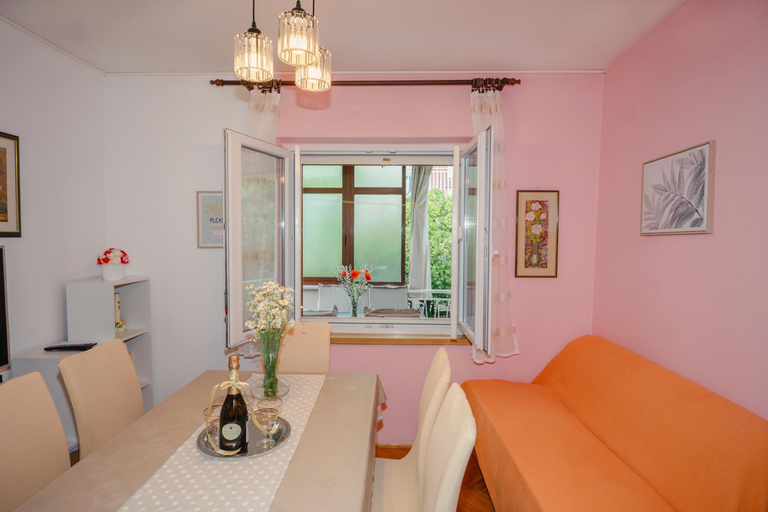 Bedroom, City Apartment 4 & 6, Makarska