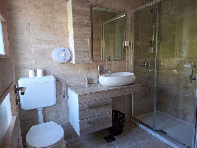 Bathroom 2, San Lorenzo, Lopar/Supetarska Draga