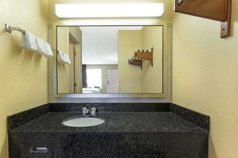 Bathroom 2, Americas Best Value Inn & Suites Sumter, Sumter