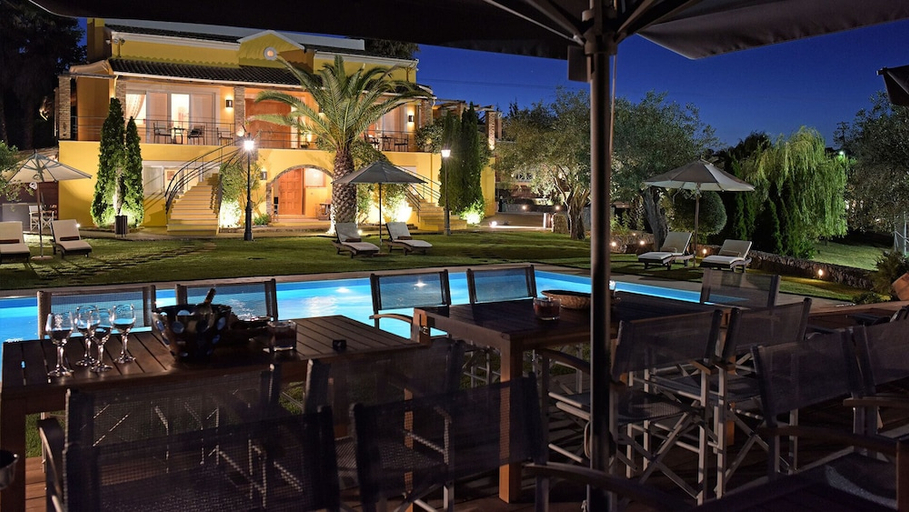 Food & Drinks 4, Villa Privilege Classic & Exclusive, Ionian Islands