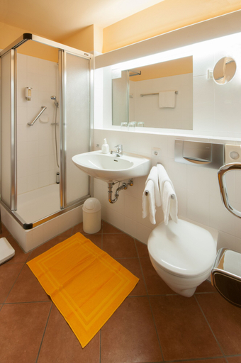 Bathroom 4, Sonnenhügel, Uelzen