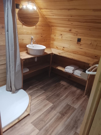 Bathroom, La chambre Savoyarde chez les garcons, Savoie