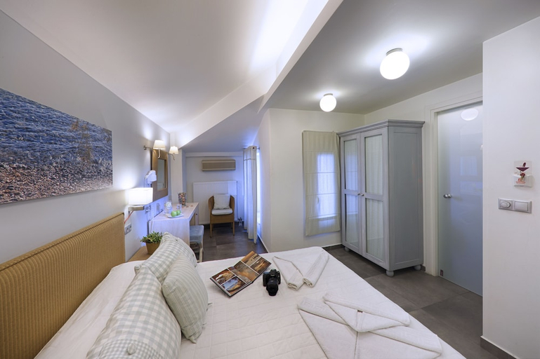 Bedroom 4, Esperance 1, South Aegean