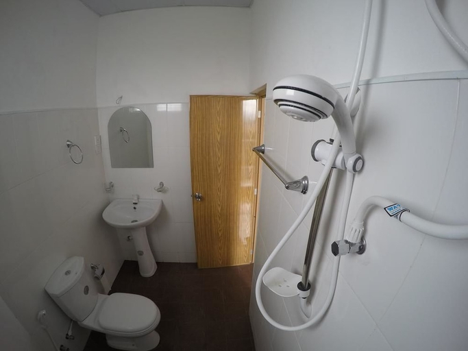 Bathroom 3, Blossom Rest, K.F.G. & G. Korale