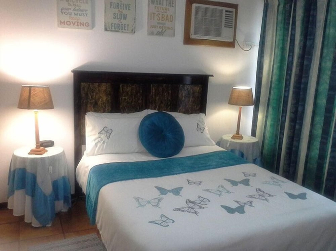 Bedroom 2, La Rochelle Inn, Uthungulu