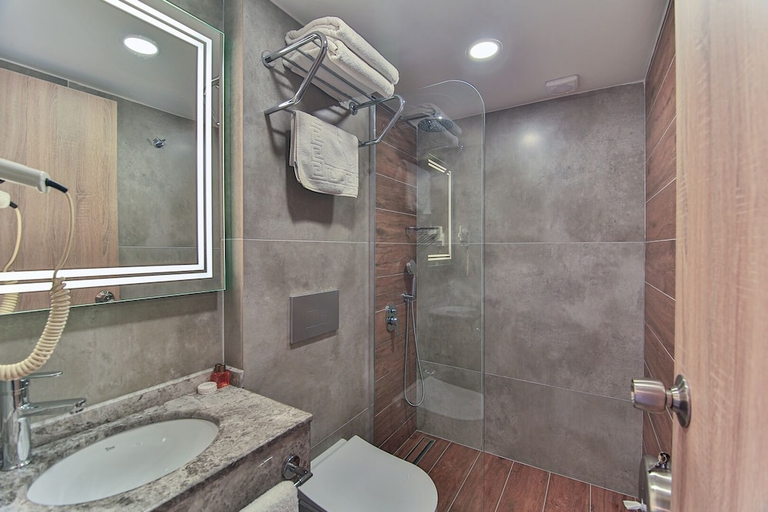 Bathroom 5, Isikaltin Hotel, Amasra