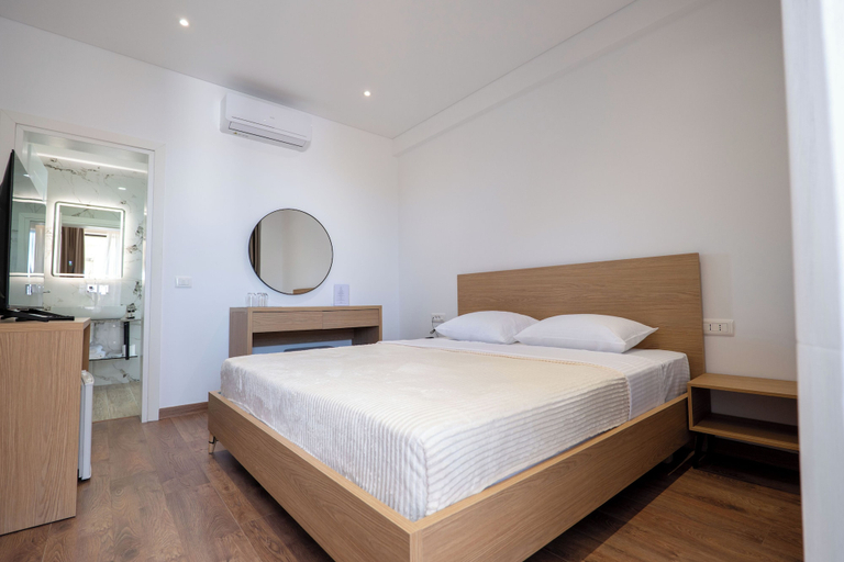 Room 3, Vila 2M, Sarandës