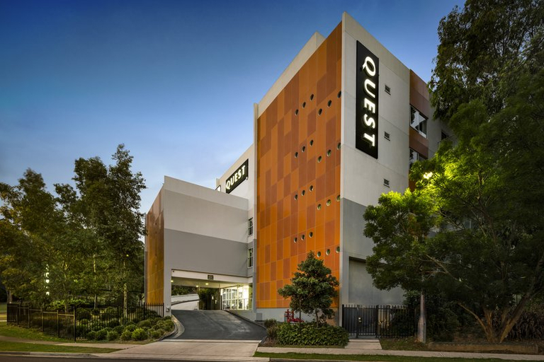Exterior & Views