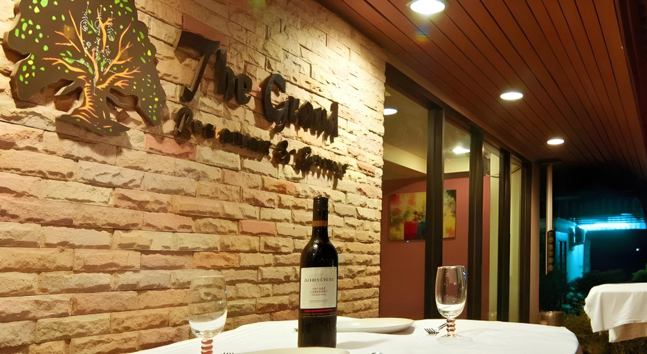 Food & Drinks 5, Grand Marina Residence, Si Racha
