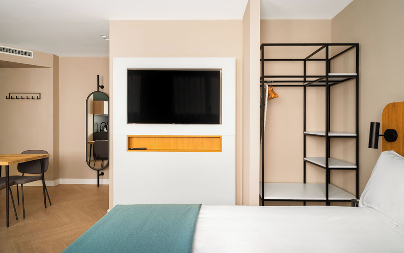 Room 5, Limehome Madrid Ventas, Madrid