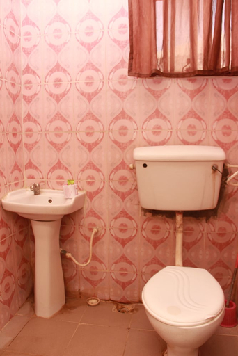 Bathroom, Filbon Hotel & Gardens, Enugu North