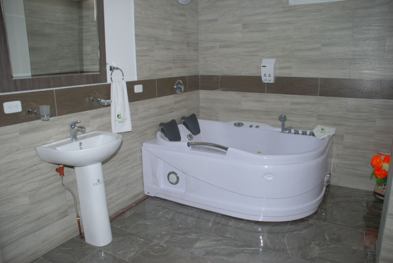 Bathroom 5, Hosteria Airport Garden, Quito