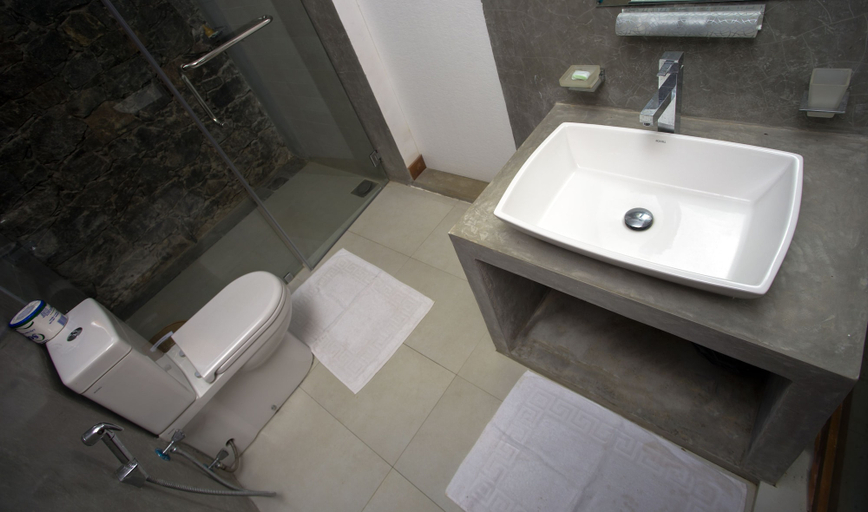 Bathroom 4, Nalanda Residence, Haputale