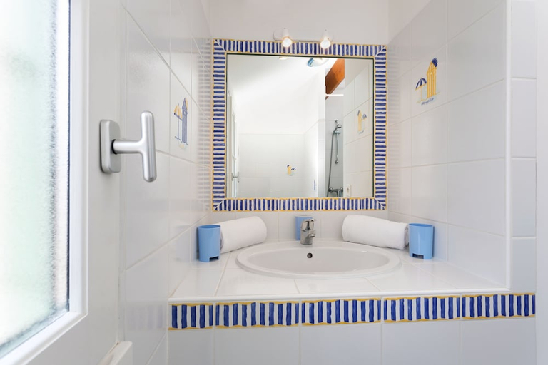 Bathroom 4, Madame Vacances Le Domaine de Vertmarines, Vendée