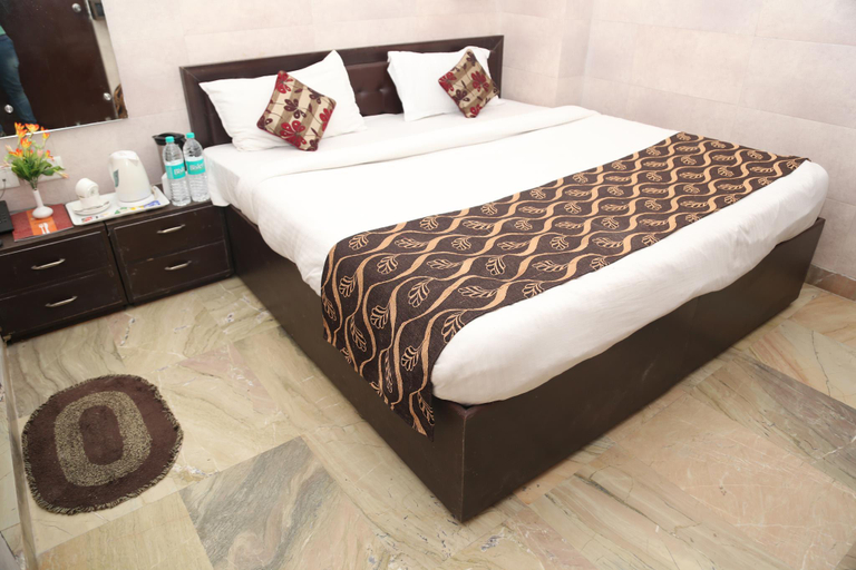 Bedroom, Hotel Taj Galaxy, Agra