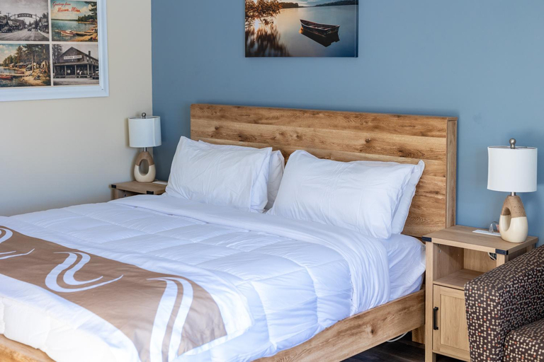 Bedroom 4, Nisswa Hotel and Suites - Standard Single Queen, Crow Wing