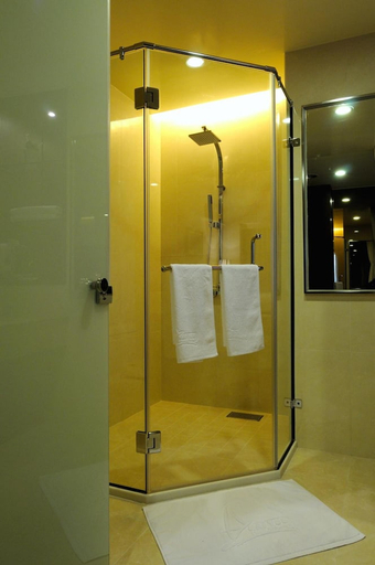 Bathroom 5, Hai Yue Hotel, Penghu