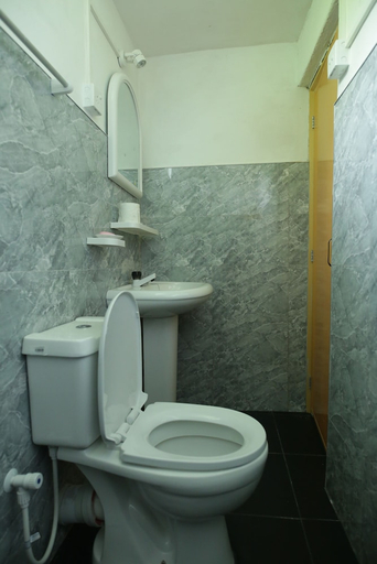 Bathroom 3, Araliya Holiday Bungalow, K.F.G. & G. Korale