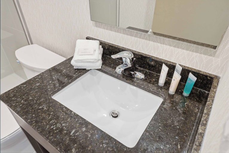 Bathroom 3, Niagara Falls Inn-Near the Falls, Niagara