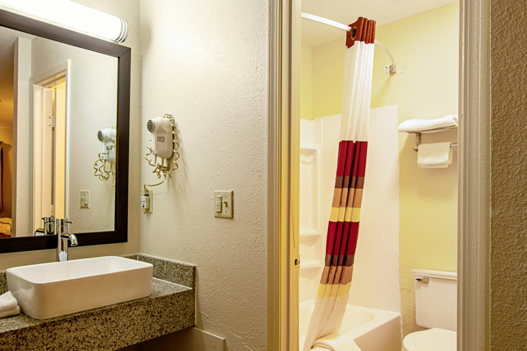 Bathroom 4, Red Roof Inn Scottsburg, Scott