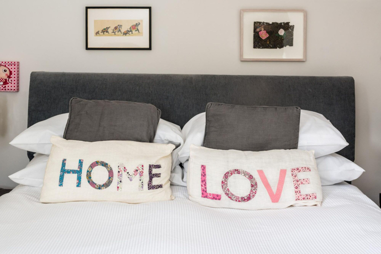 Bedroom 5, Lofty Ideals, London